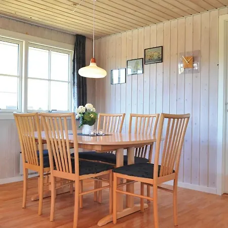 Stunning In Hvide Sande With Kitchen 펜션 Bjerregård