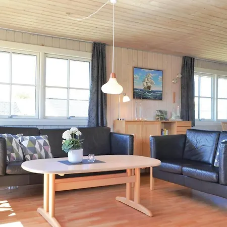 Julianevej Hvide Sande X *